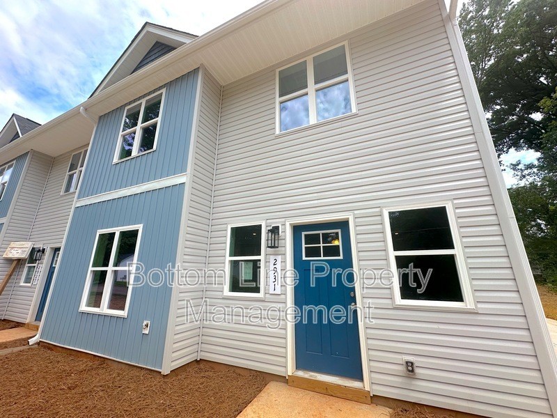 2931 Burgess Dr - Photo 2 of 33