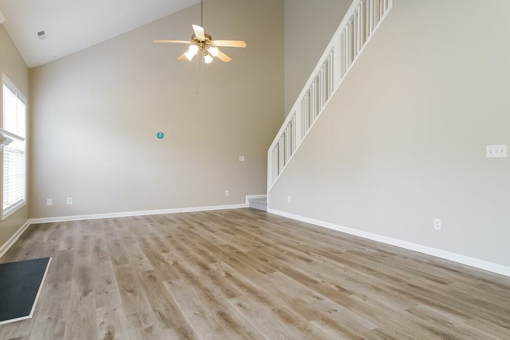 8115 Willowglen Dr - Photo 5 of 17