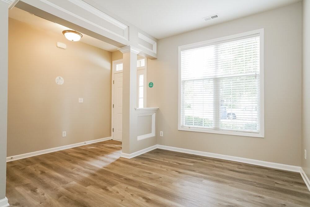 8115 Willowglen Dr - Photo 7 of 17