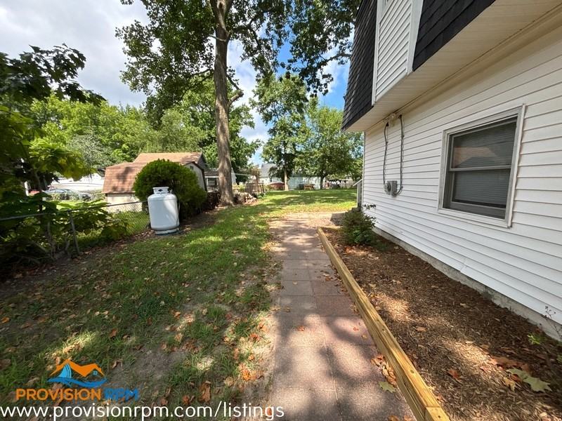 7828 Bodkin View Dr #B - Photo 3 of 17