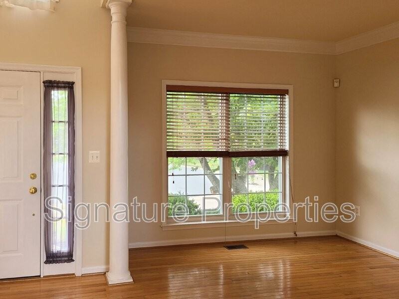 4 Marquis Ct - Photo 3 of 27