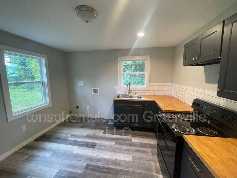 519 Rice St - Photo 2 of 8