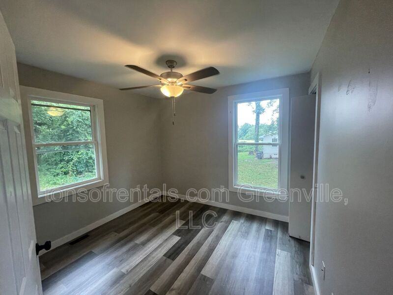 519 Rice St - Photo 6 of 8