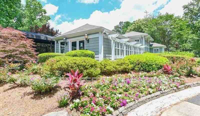 510 Summit North Dr Ne - Photo 2 of 26