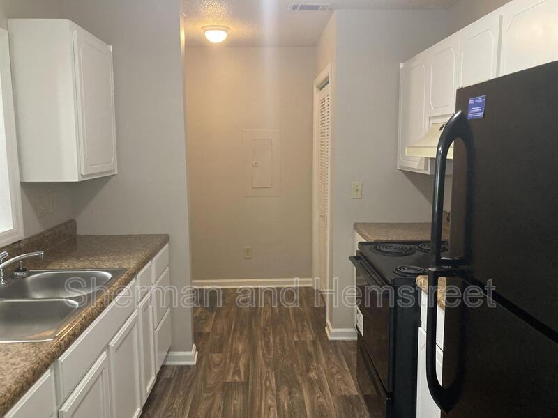 502 Commons Dr #502 - Photo 2 of 14