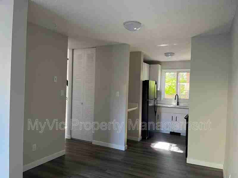 11734 139 Ave Nw - Photo 3 of 13