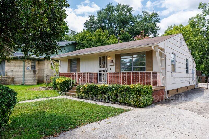 856 Center Way Sw - Photo 2 of 22