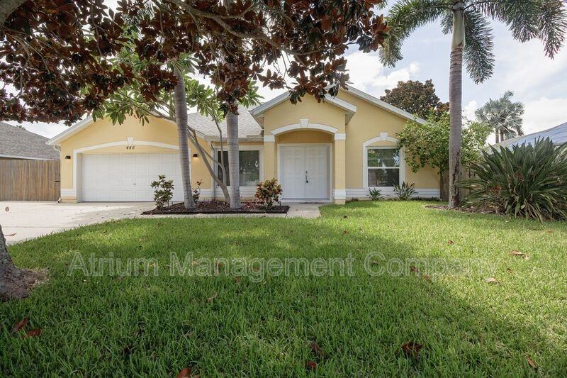 446 Wenthrop Cir - Photo 2 of 50