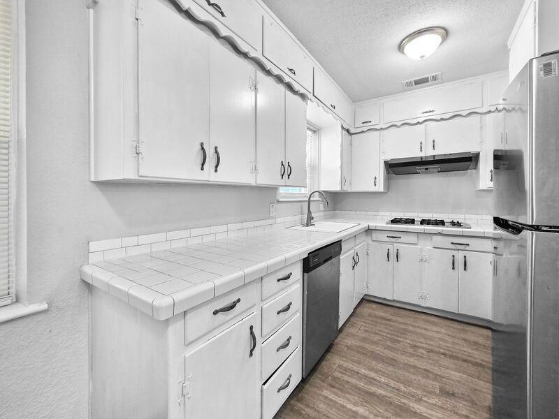 204 Pimlico Way - Photo 3 of 16
