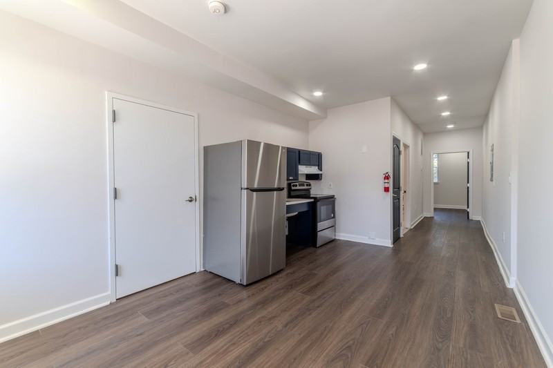 1602 Cypress St - Photo 2 of 16