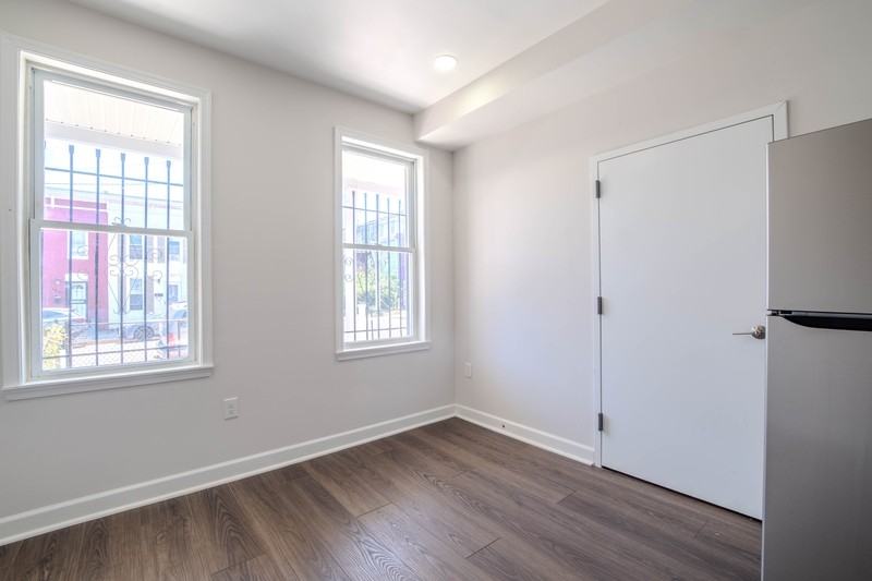 1602 Cypress St - Photo 4 of 16