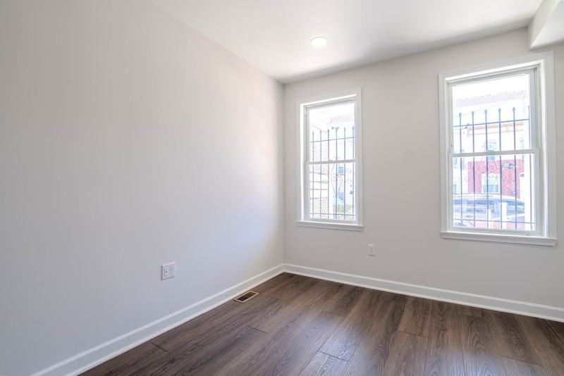 1602 Cypress St - Photo 5 of 16