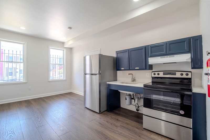 1602 Cypress St - Photo 7 of 16