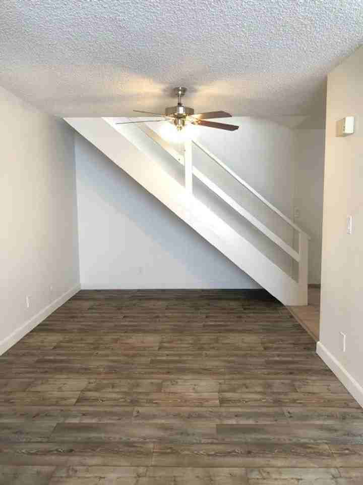 Versailles Apts. - Photo 3 of 18