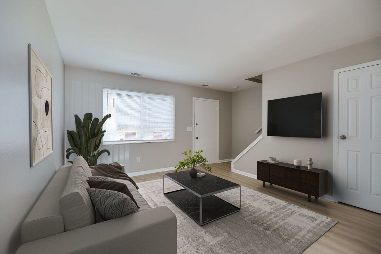 Monroe Terrace Apartments - Photo 2 of 18