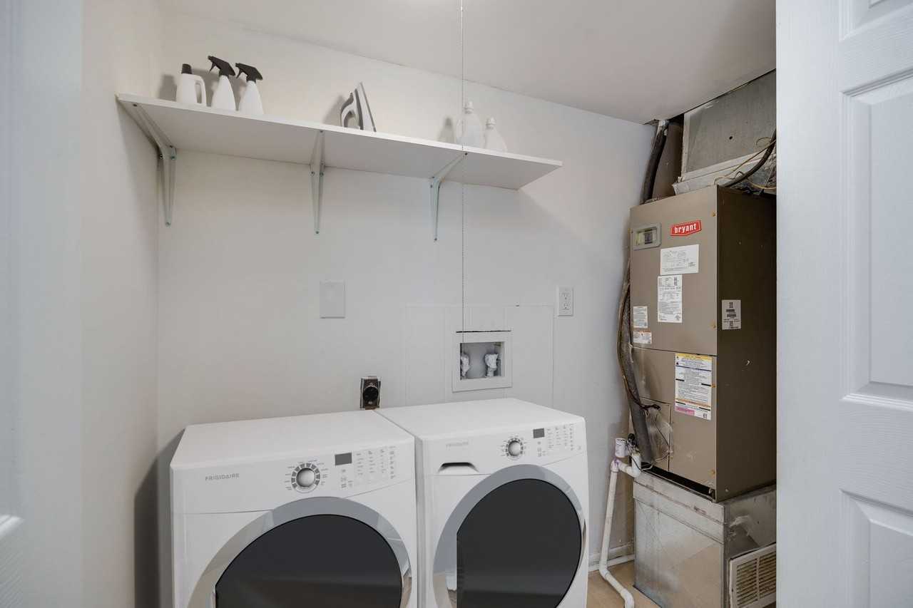 Monroe Terrace Apartments - Photo 5 of 18