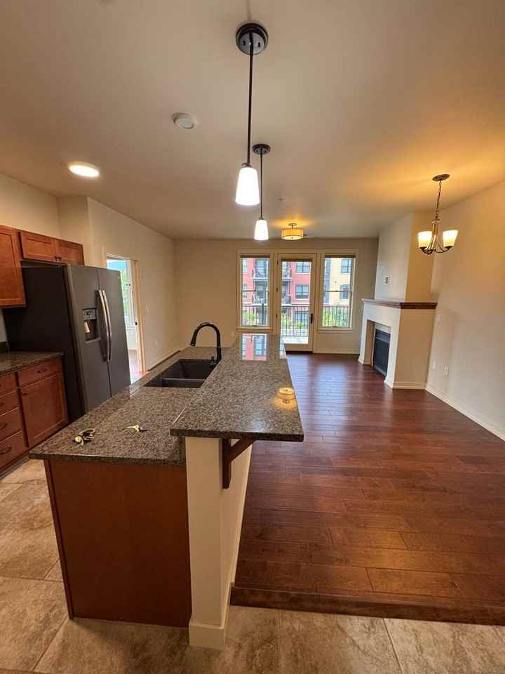 835 Wyoming St - Photo 2 of 19