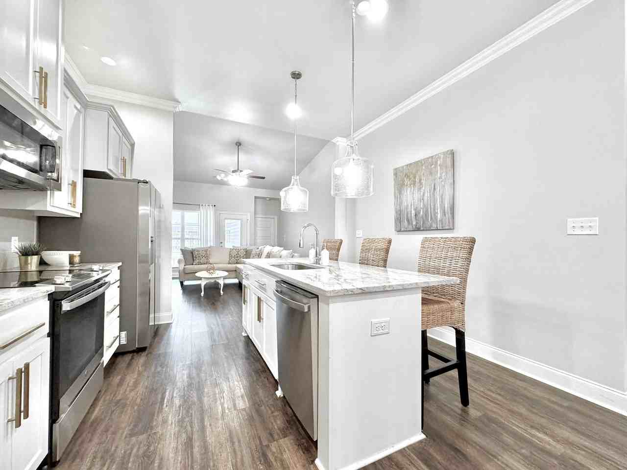 8149 Village Lake Ave - Photo 6 of 22