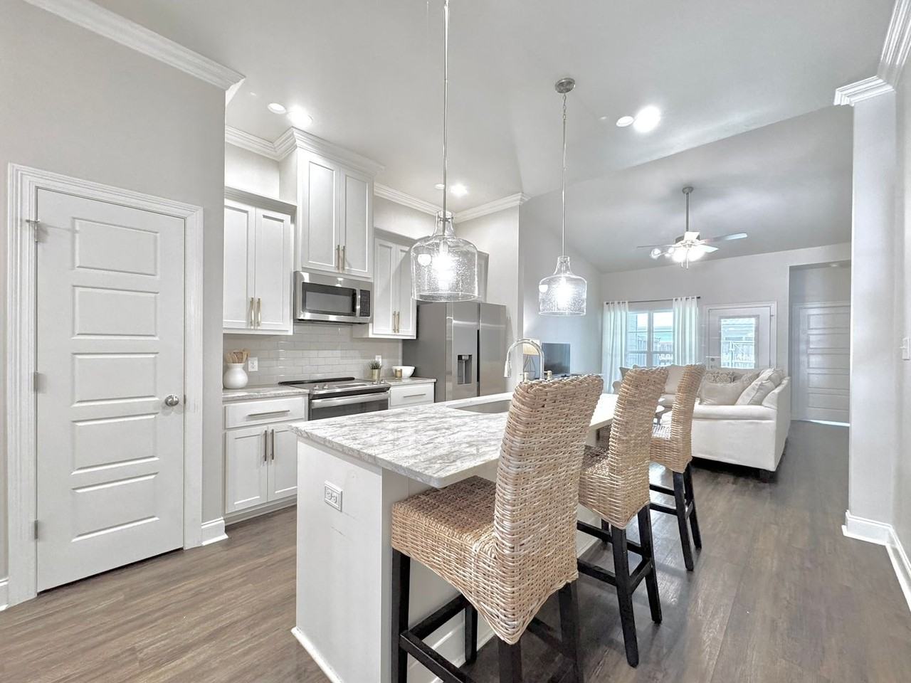 8149 Village Lake Ave - Photo 7 of 22