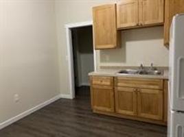 featured image of 204 4th Ave W