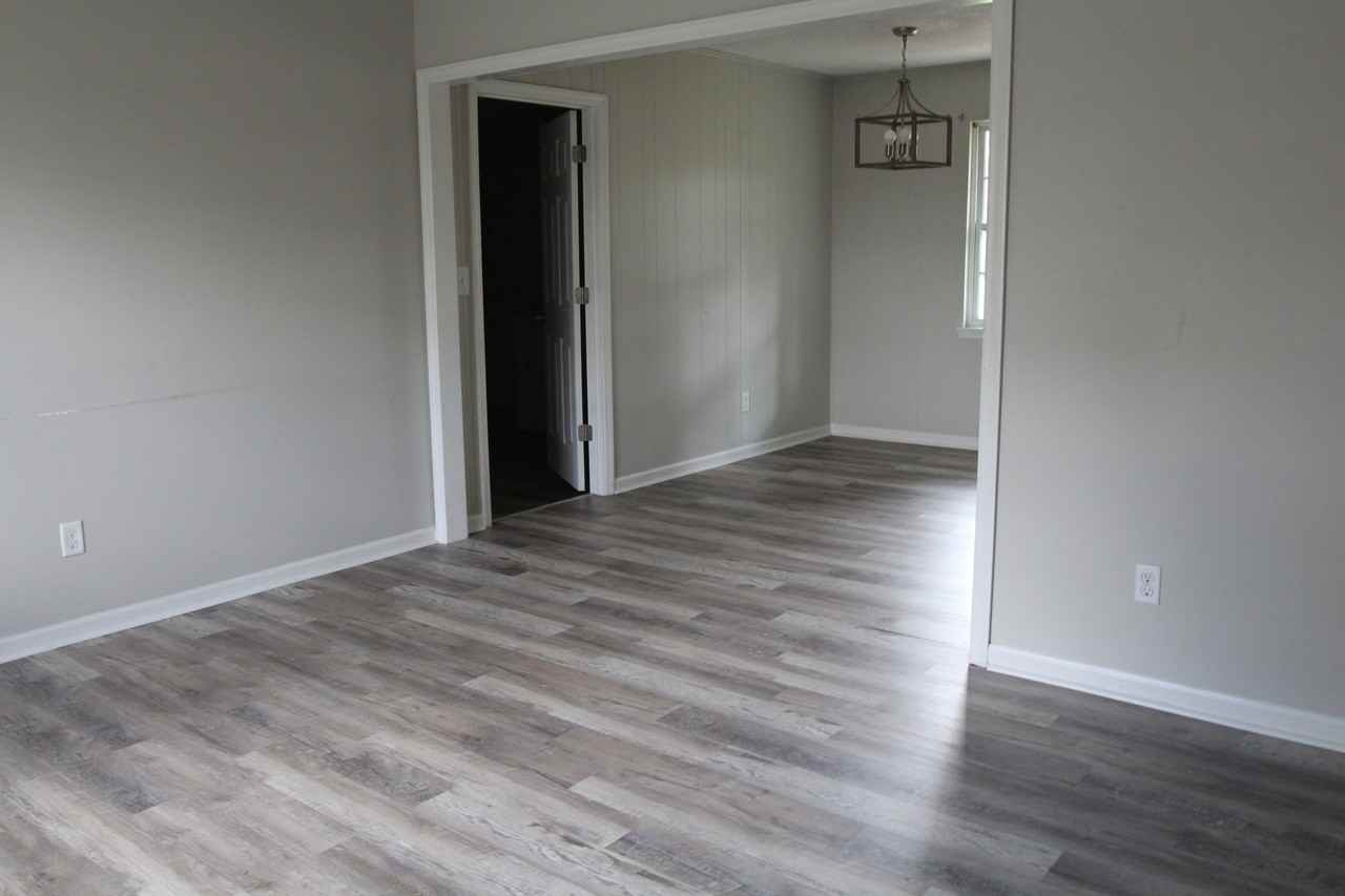 Colonial Drive 127 - Photo 2 of 10