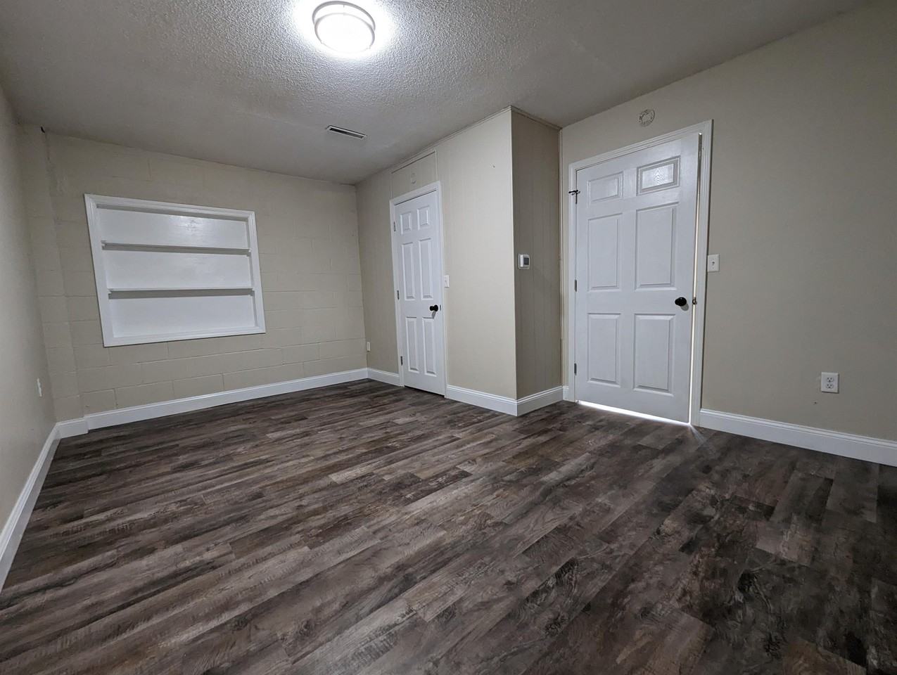 702 South Roche Street - Photo 3 of 7