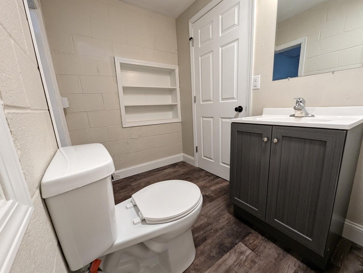 702 South Roche Street - Photo 6 of 7