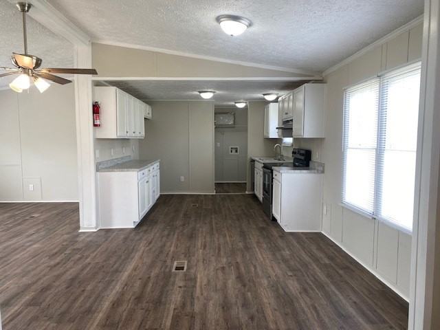 Rachel's Court - Photo 2 of 17