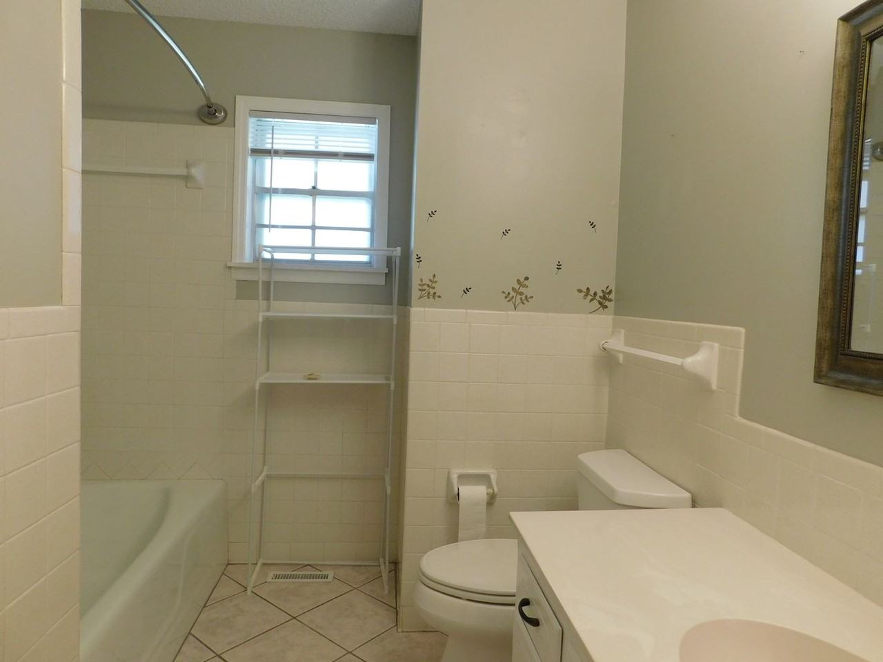 7800 Meadow Dr - Photo 5 of 11