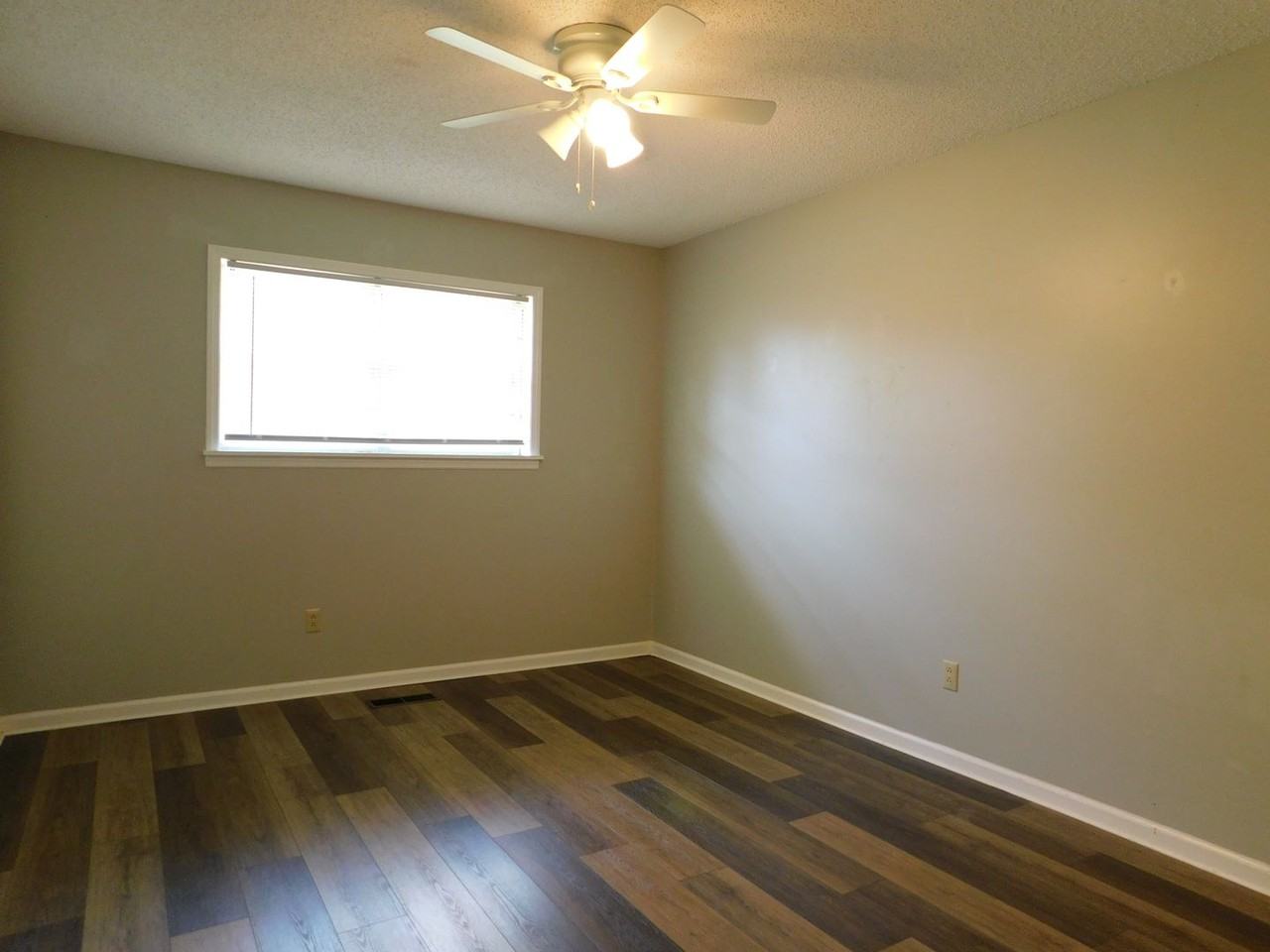 7800 Meadow Dr - Photo 6 of 11