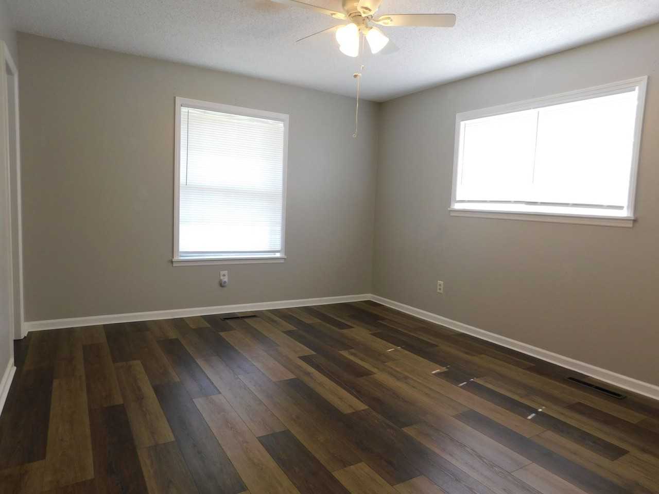 7800 Meadow Dr - Photo 6 of 9