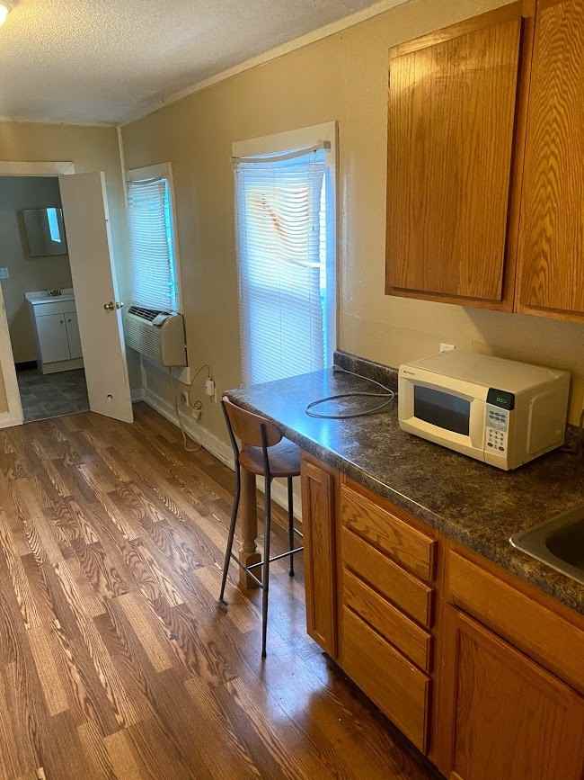 2333 West Clifton Avenue - Photo 2 of 5