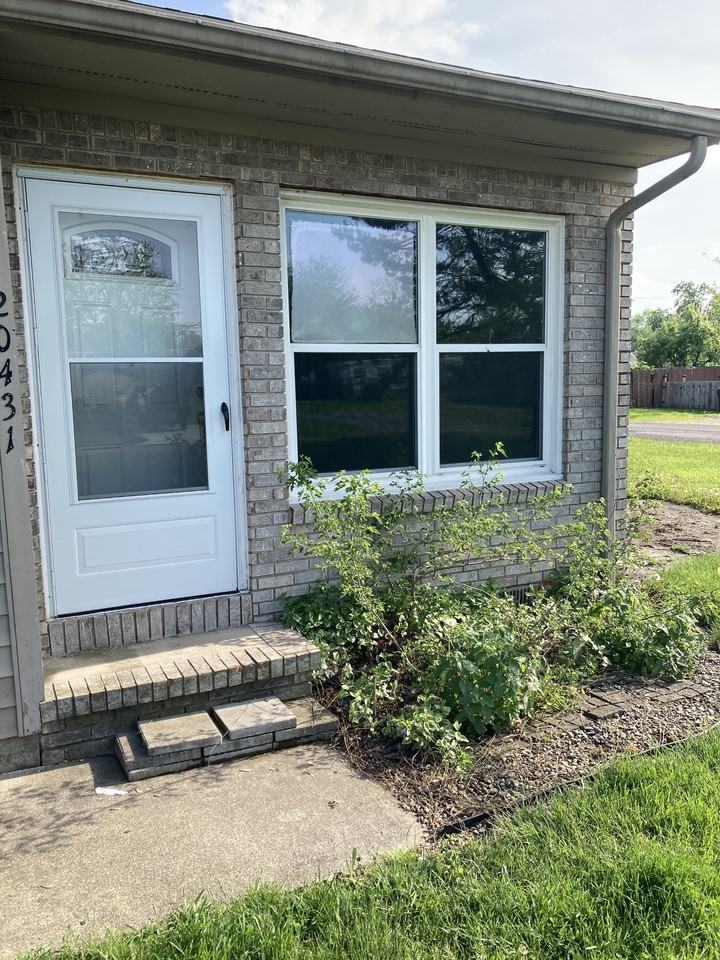 20403 Brooke Lane - Photo 2 of 4