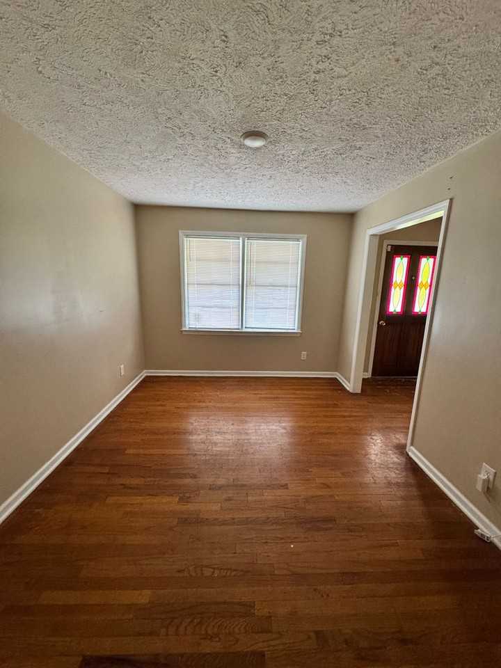 318 James St - Photo 4 of 35