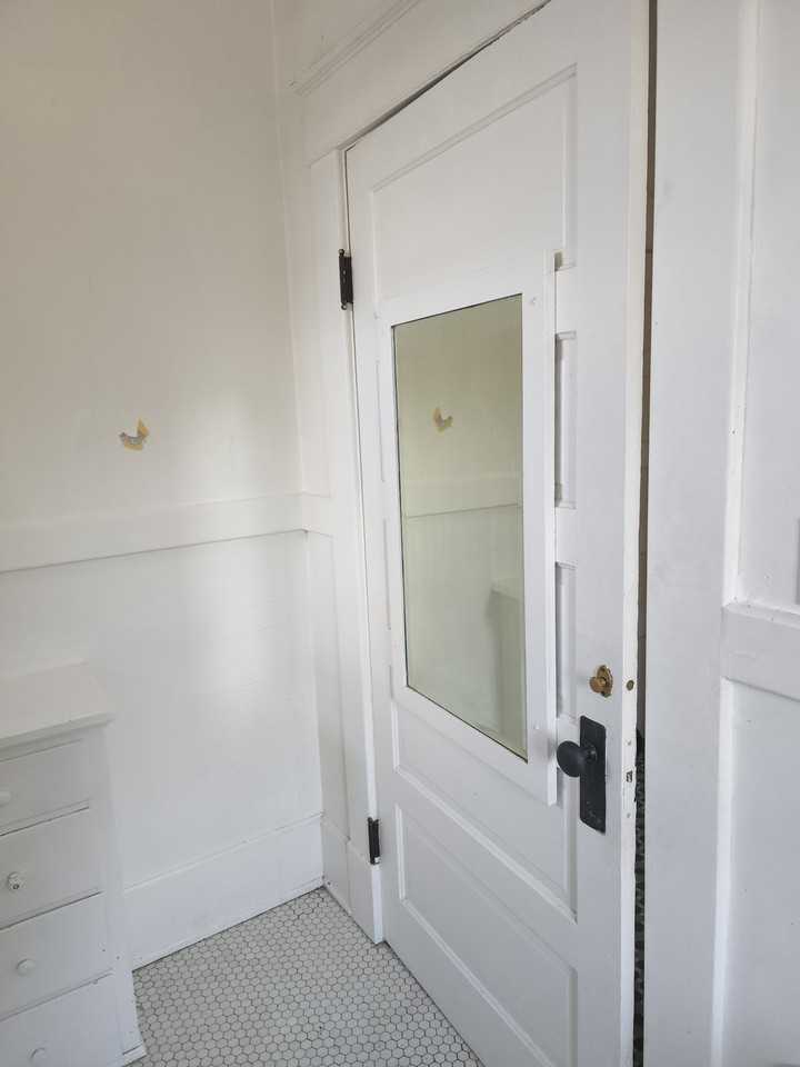 711 N Pine - Photo 3 of 34