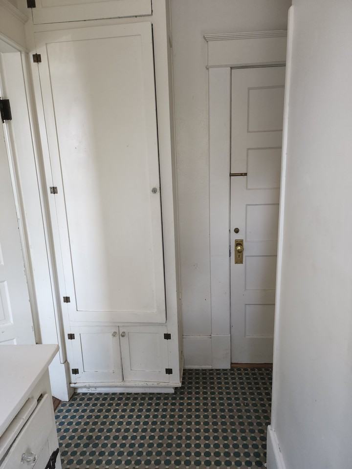 711 N Pine - Photo 4 of 34