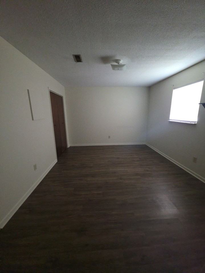 102/120 Hartshaw Drive - Photo 3 of 4