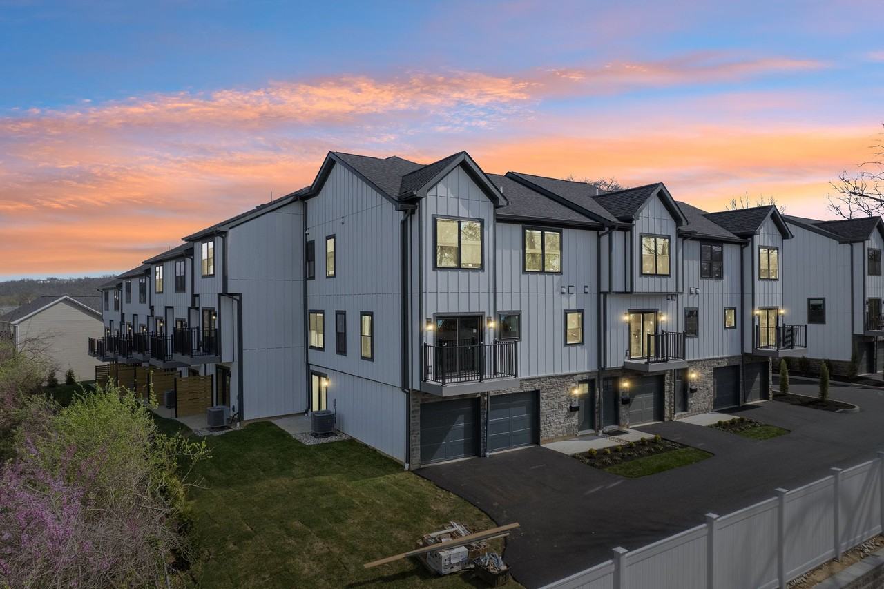 4482 Butterfield Place - Photo 3 of 31