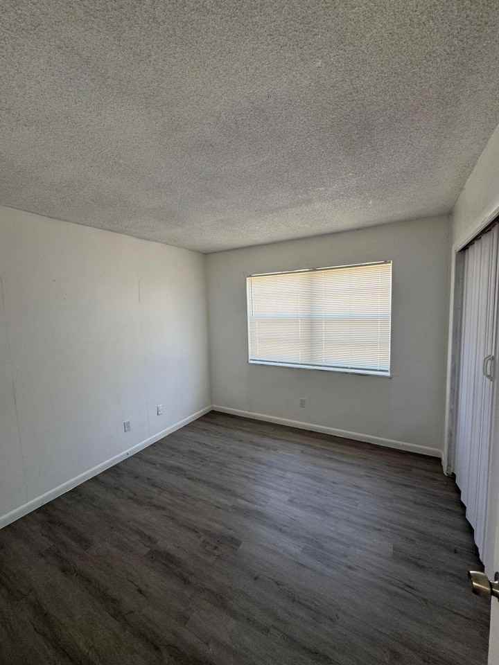 R BEACH LLC - Photo 5 of 7