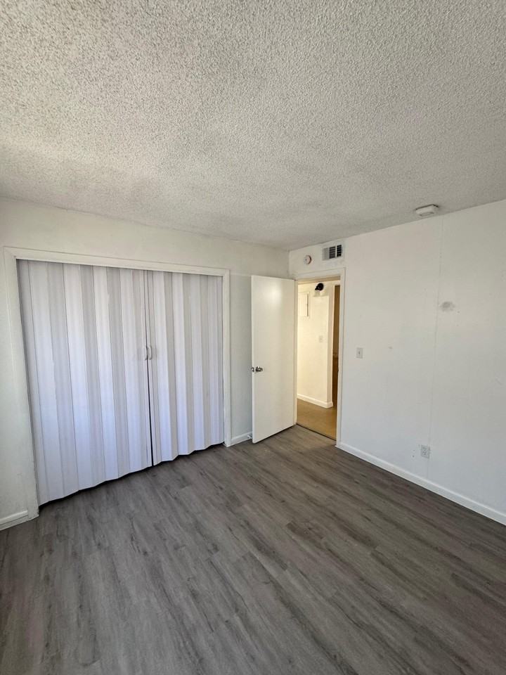 R BEACH LLC - Photo 6 of 7