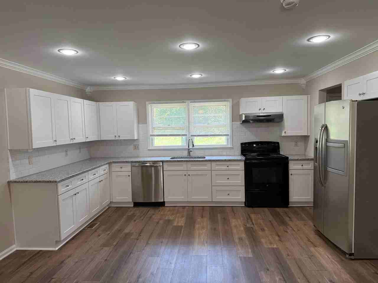 6620 Lakeview Rd - Photo 3 of 11