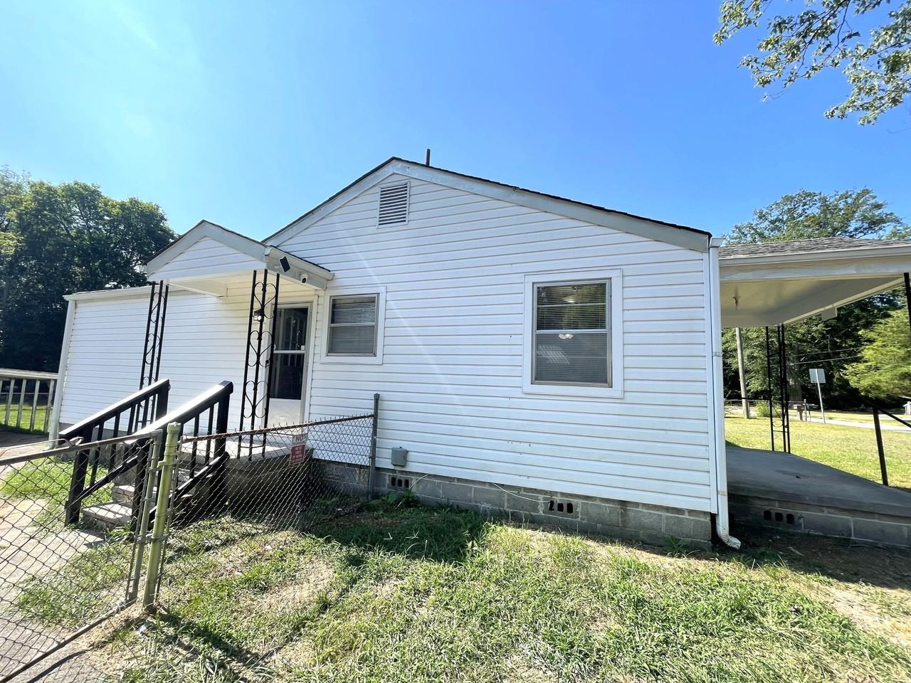 3052 Highland Dr #3052 - Photo 3 of 19