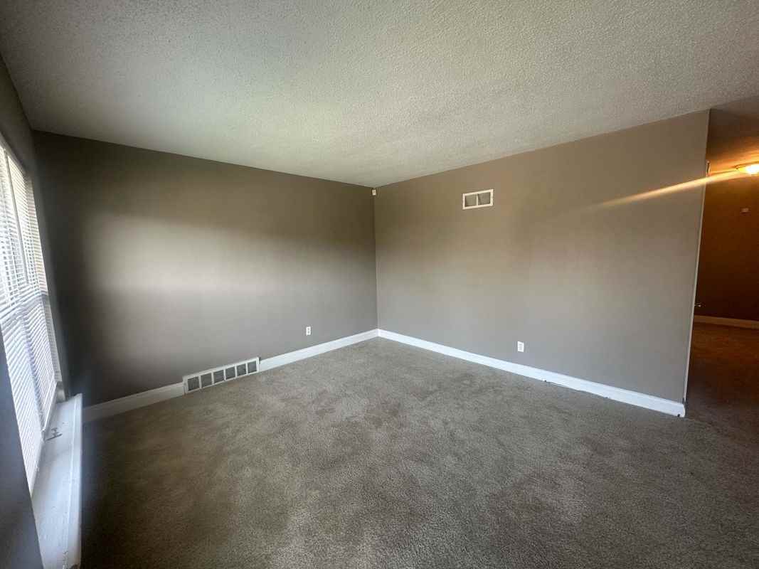 6737 Kenwood Dr - Photo 2 of 14