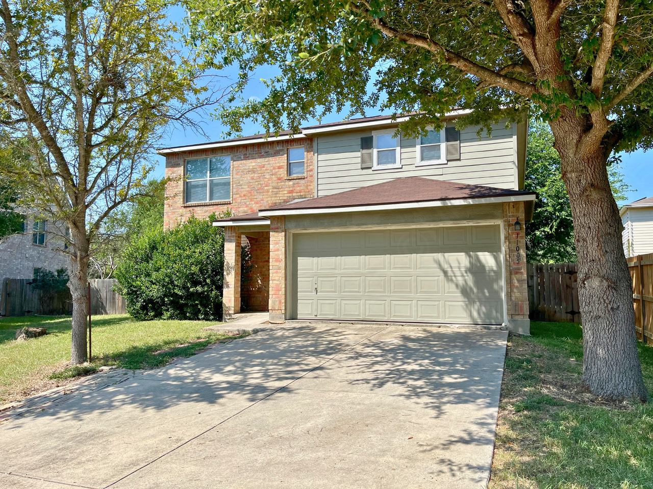 11005 Crystal Pln - Photo 2 of 17