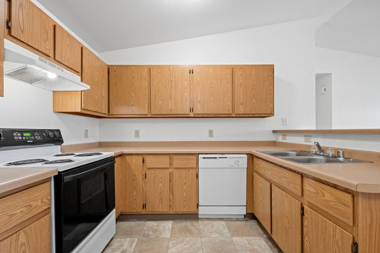 215 Tamarack Drive - Photo 2 of 44