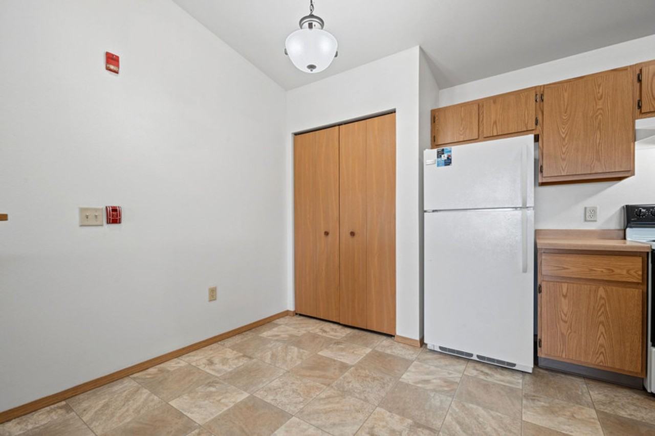 215 Tamarack Drive - Photo 5 of 44