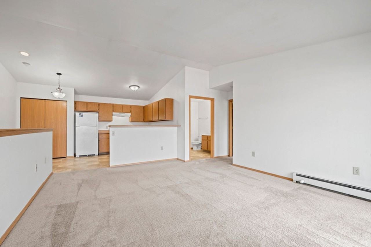 215 Tamarack Drive - Photo 7 of 44