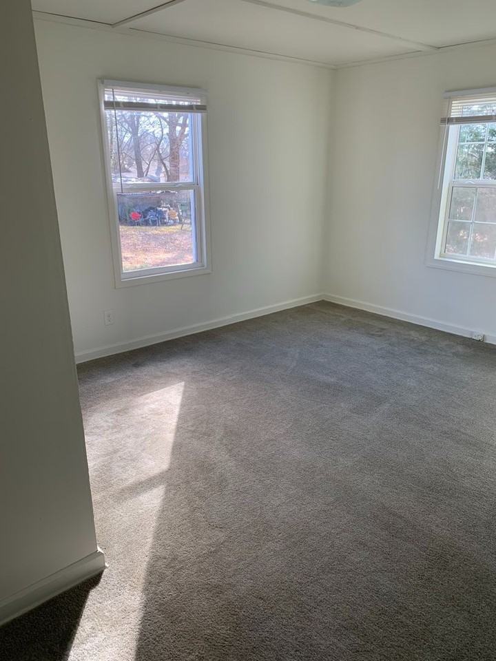 1514 Sloan St - Photo 7 of 8