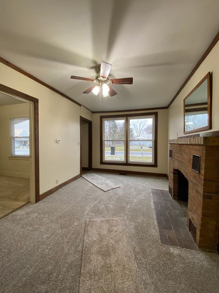 316 East 4th Street - Photo 6 of 27