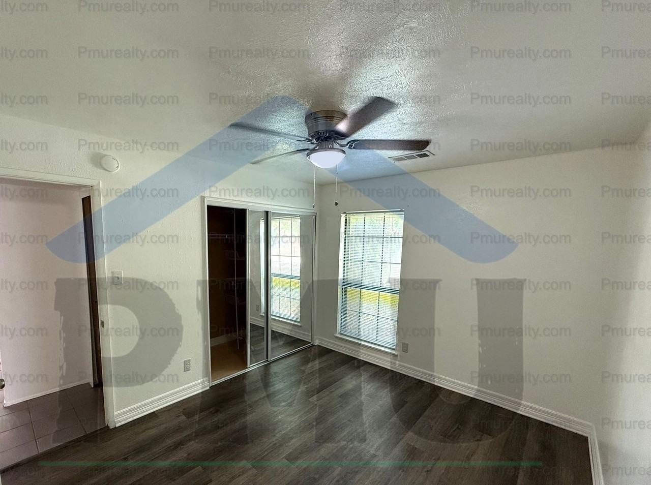 5017 Coffeyville Trl - Photo 4 of 11